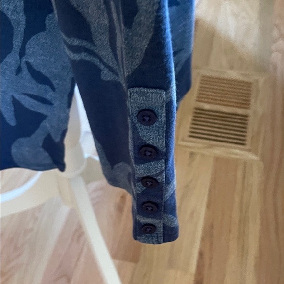 Chico's Deep Blue V-Neck Top - Picture 5 of 11